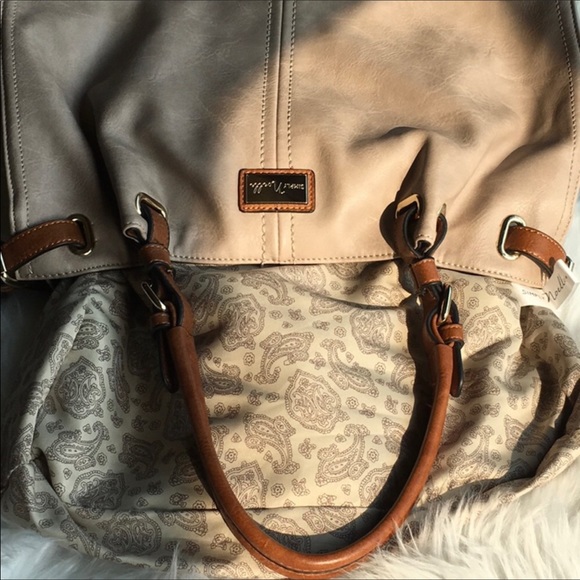 Simply Noelle Hobo Style Satchel - Picture 6 of 16